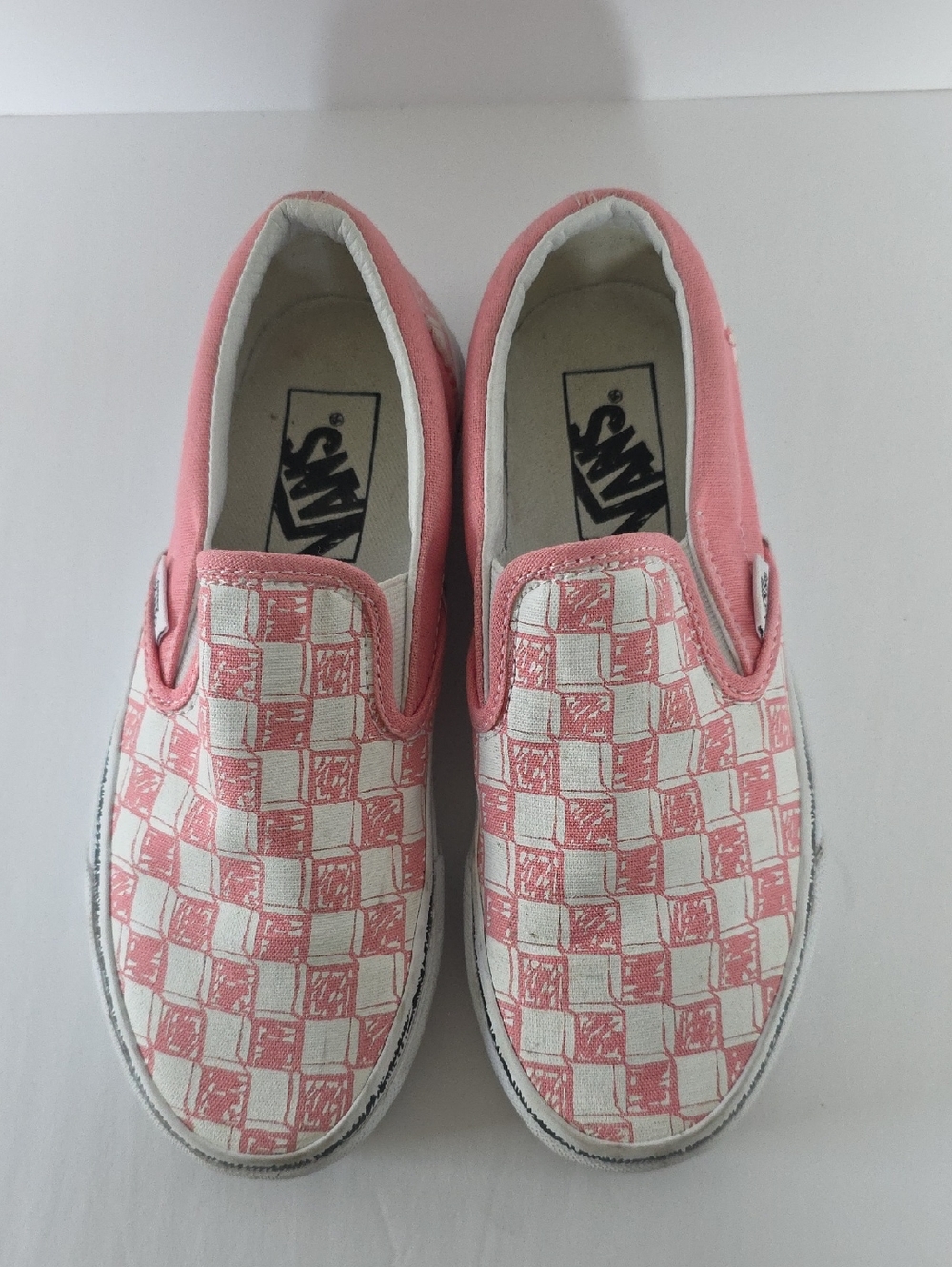 VANS OFF THE WALL Size (5) Pink Checkerboard Classic Slip-On Shoe - Picture 2 of 11